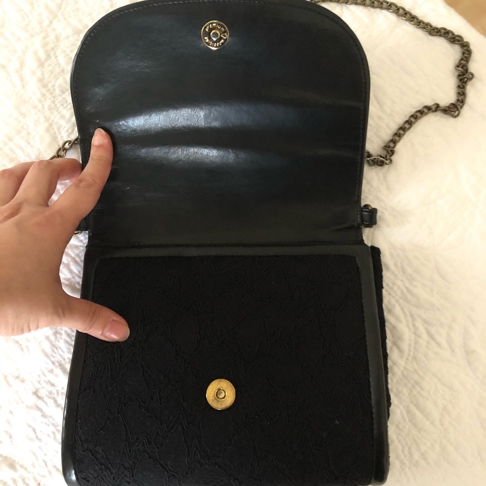 Shoulder bag with beautiful ornament details - Picture 3 of 5